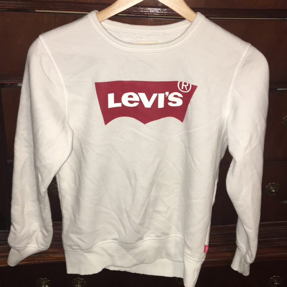 Levi’s crewneck sweater🟢